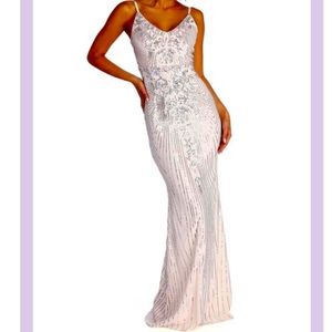 Windsor Delaney Formal Sleeveless Sequin Dress